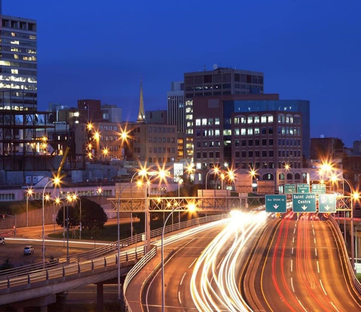 Bright Cozy Condo The Heart Of Uptown 2Bed Coffee & Tea Saint John Eksteriør billede