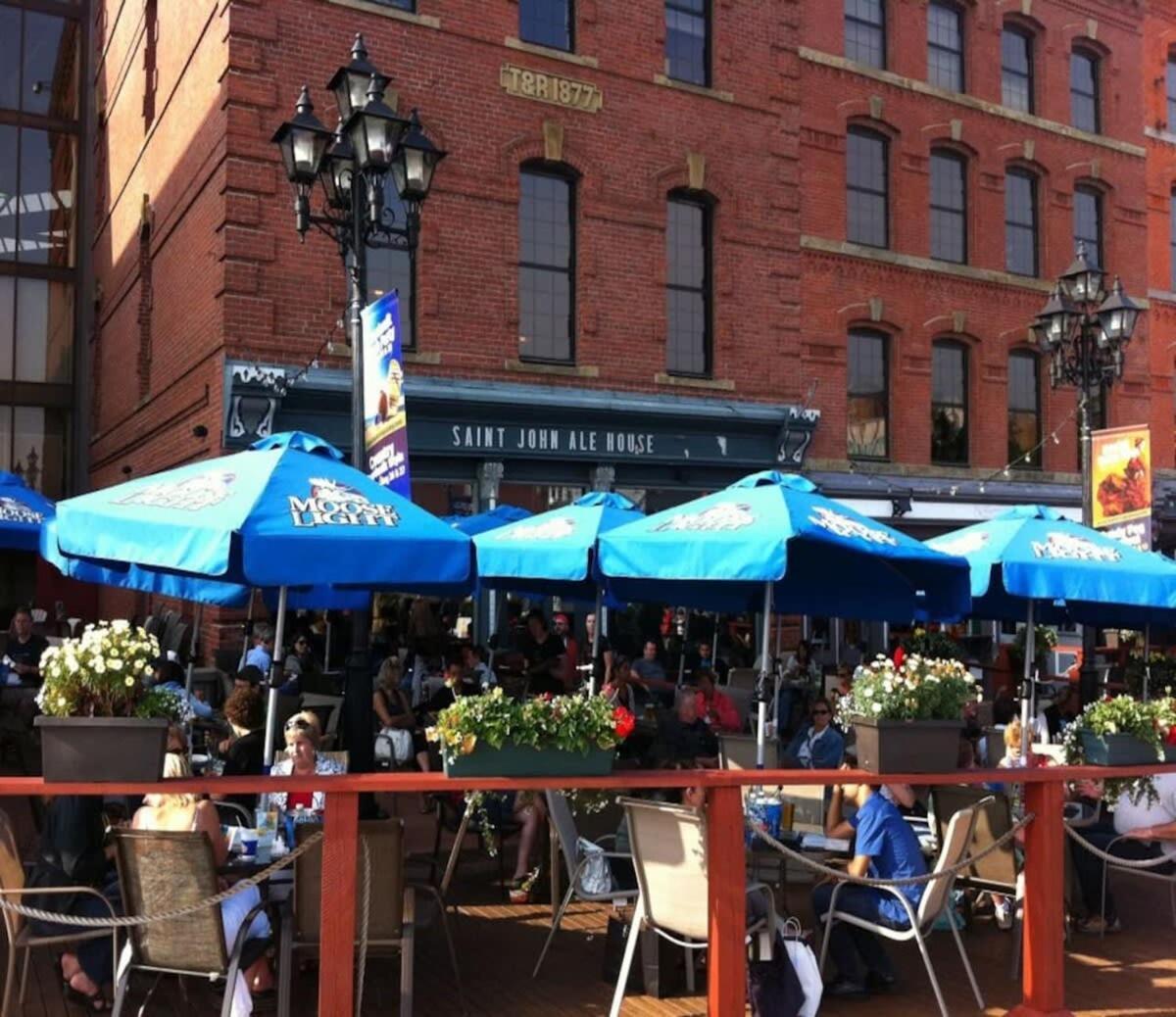 Bright Cozy Condo The Heart Of Uptown 2Bed Coffee & Tea Saint John Eksteriør billede